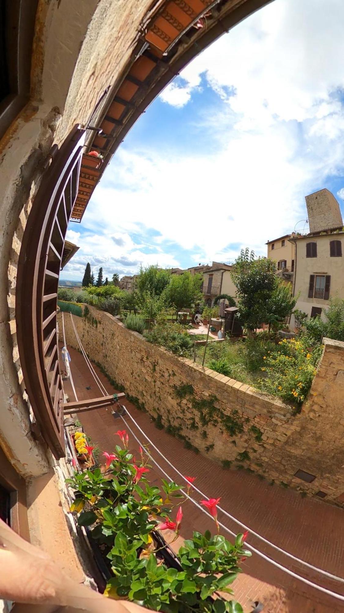 Casa Nel Centro Storico Apartment San Gimignano Luaran gambar